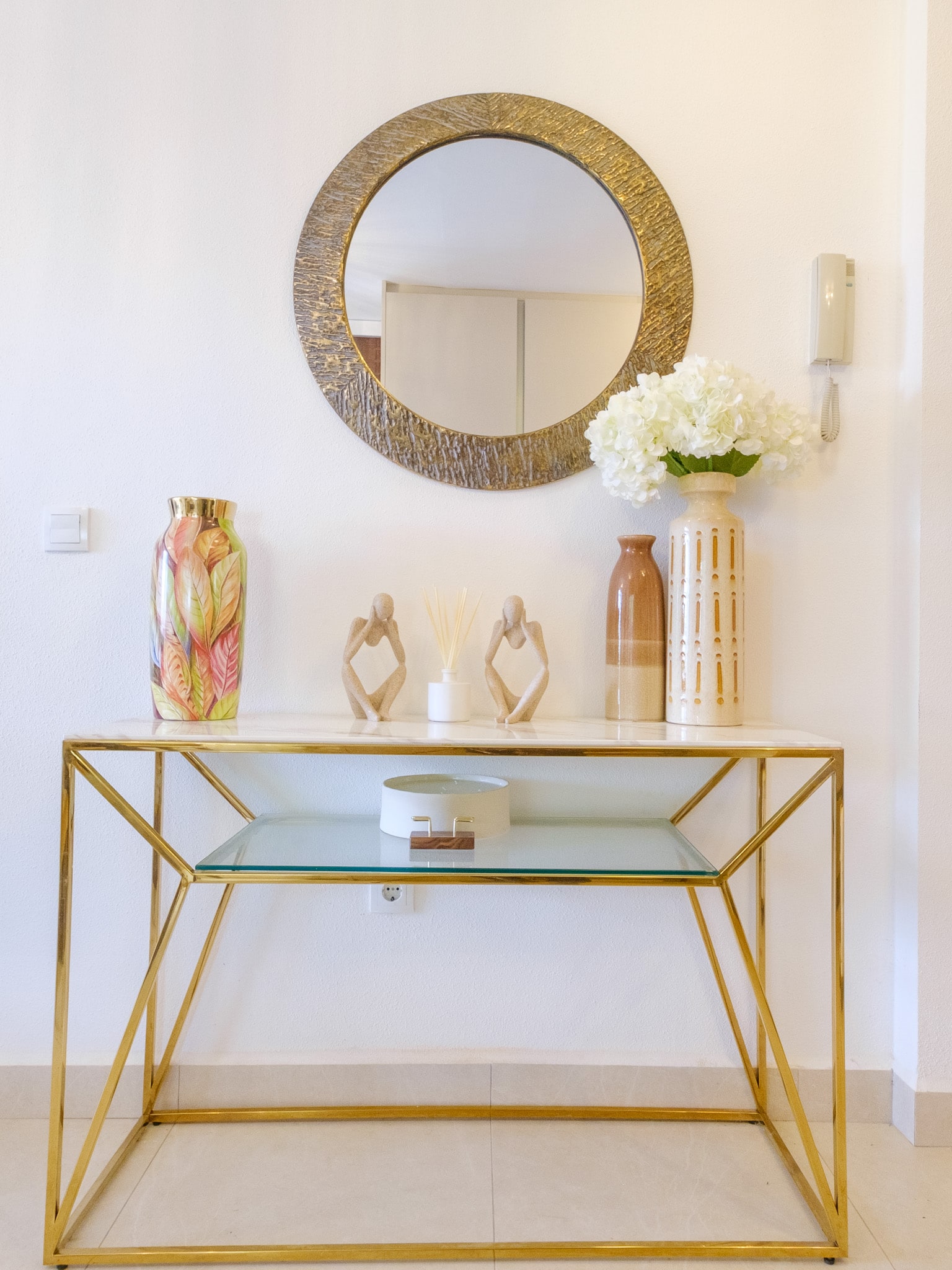 Sol · Entrance styling