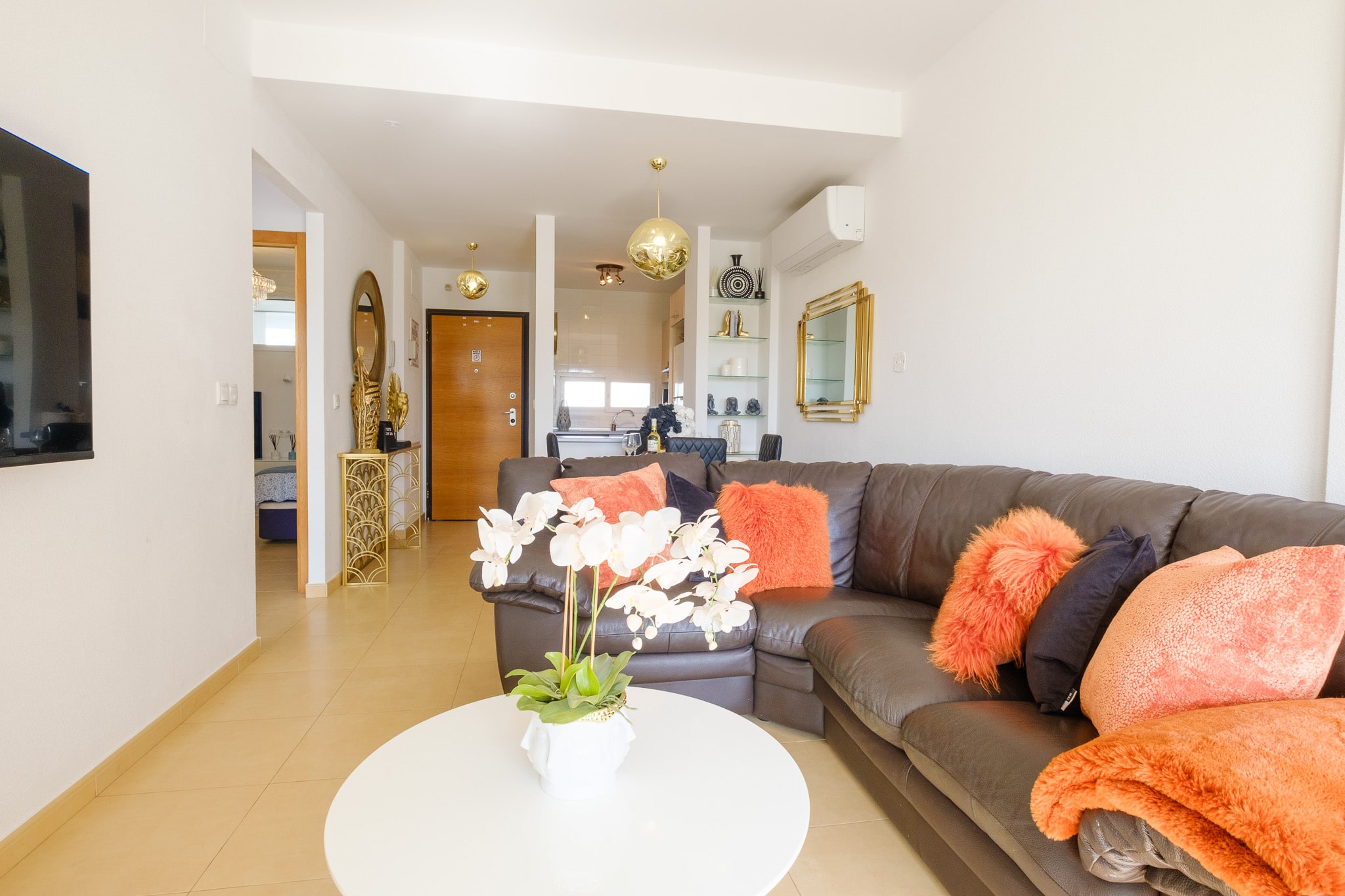 Luna · Living room toward the kitchen