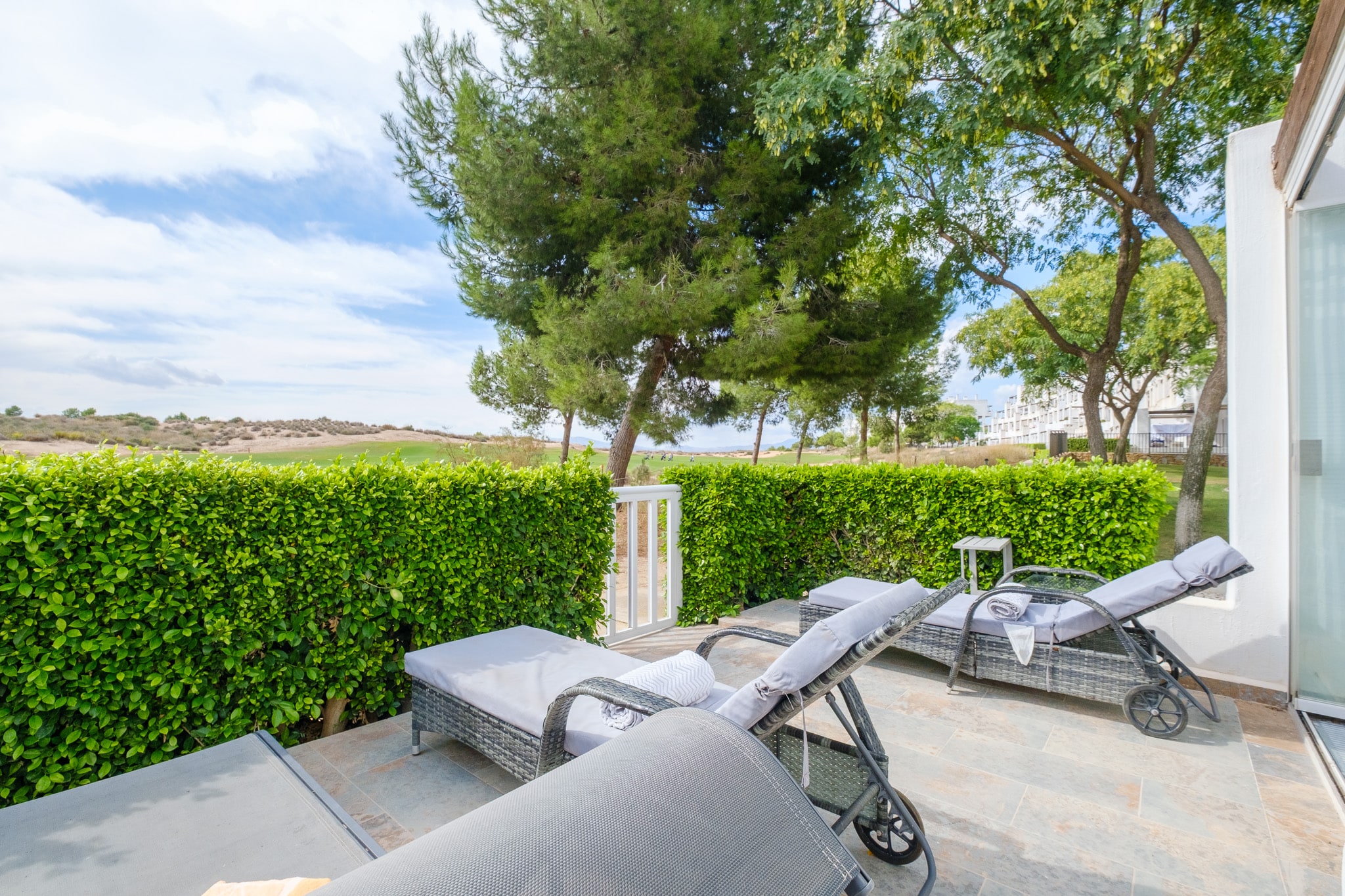 Verde · Garden and golf view