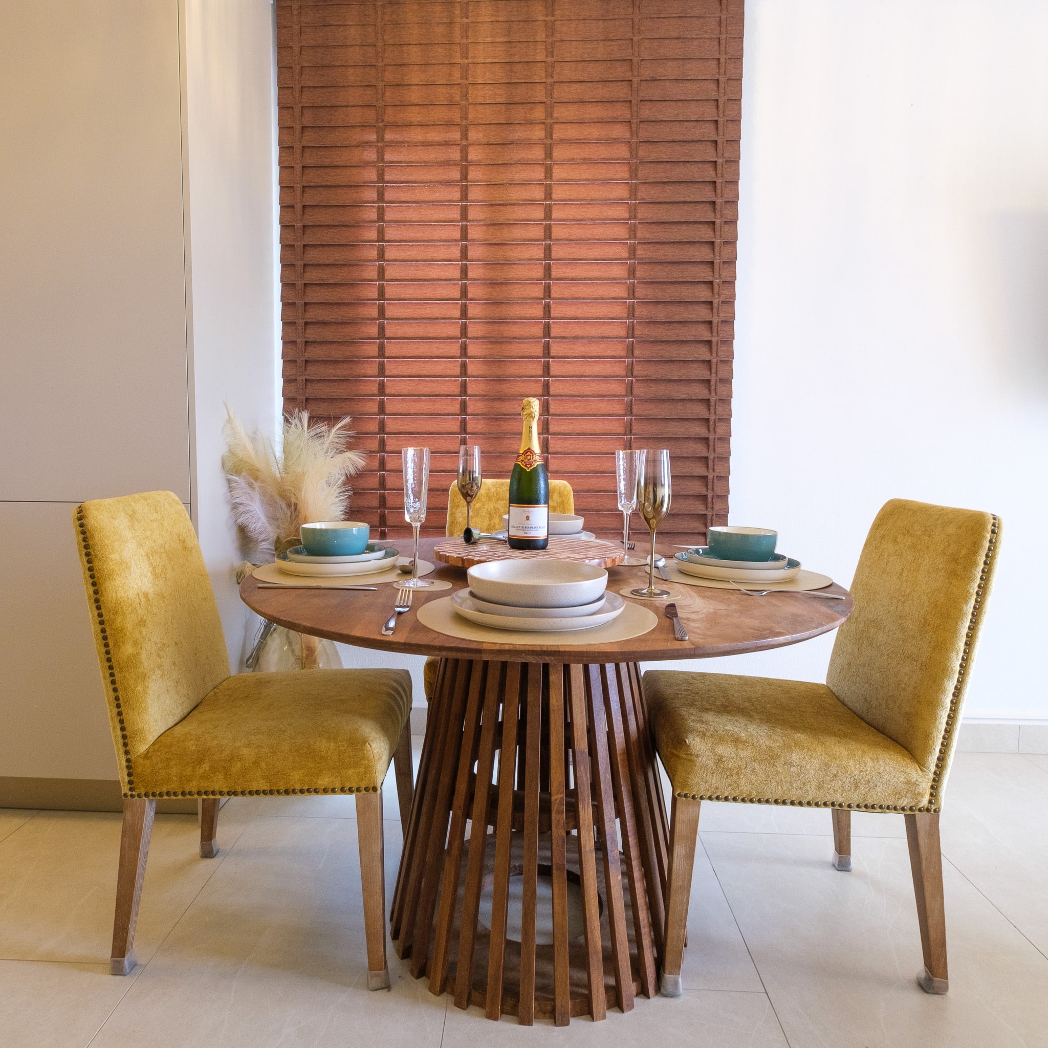 Sol · Dining table